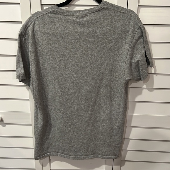 Large Gray Printed T shirt - Picture 3 of 3